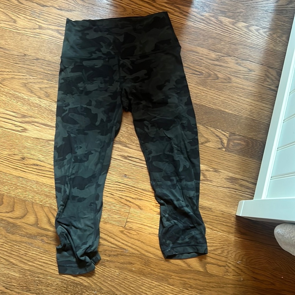 Lululemon 21 inch camo align leggings